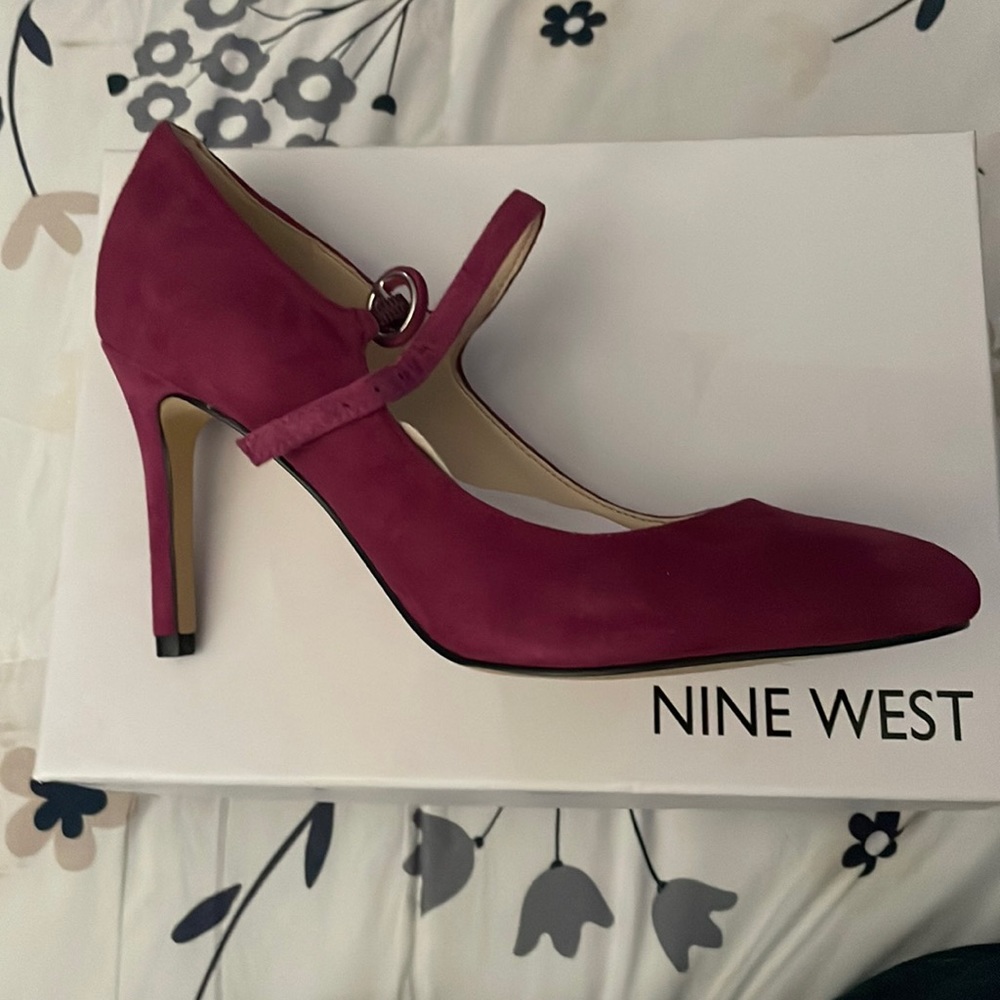Nine West dark pink suede